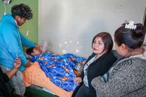 Lotería Nacional ofrece apoyo a niño que perdió su brazo en accidente