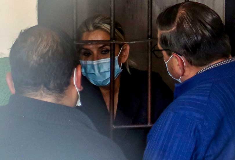 Jeanine Áñez enfermó de influenza y no dejaron que reciba atención médica, así lo indicó su hija