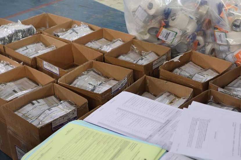 El material electoral ya llegó a 22 países y el TSE acelera las entregas en Bolivia
